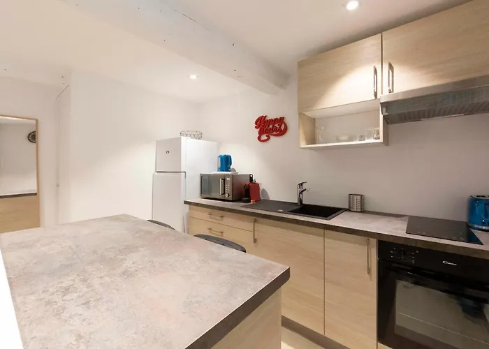 Brand-new Atypical In Rue Fourmilliere